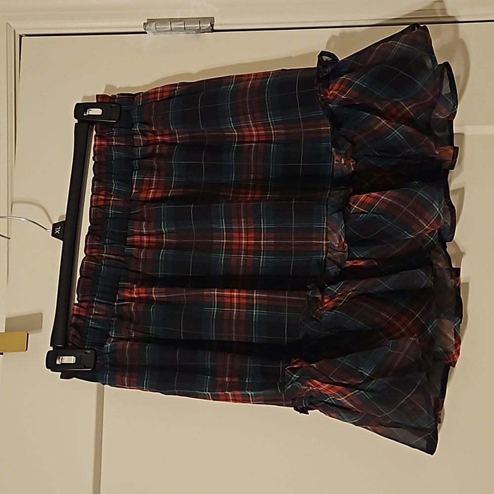 Vineyard vines size large plaid skirt